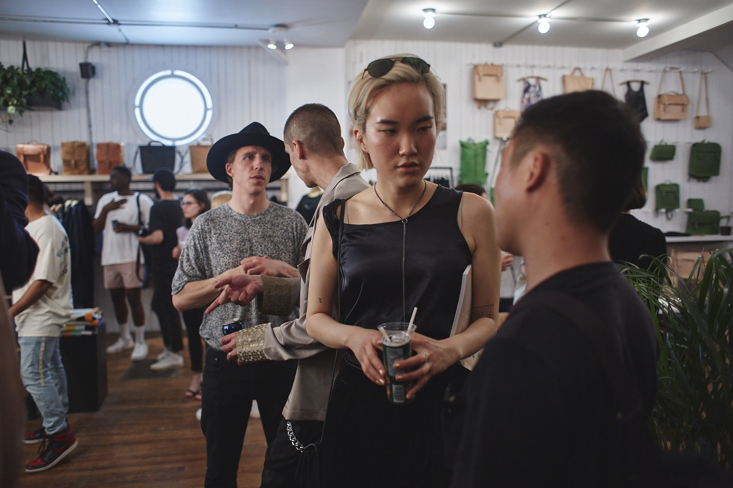 Le magazine Dossier lance son très beau premier numéro chez LOWELL MTL