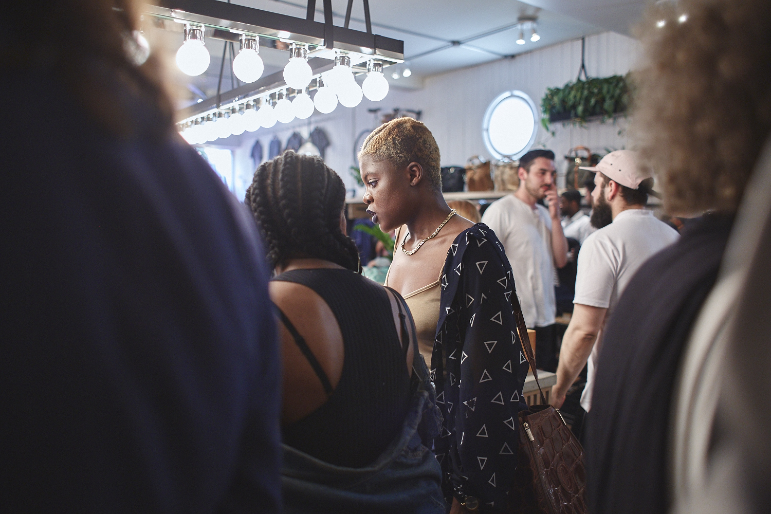 Le magazine Dossier lance son très beau premier numéro chez LOWELL MTL