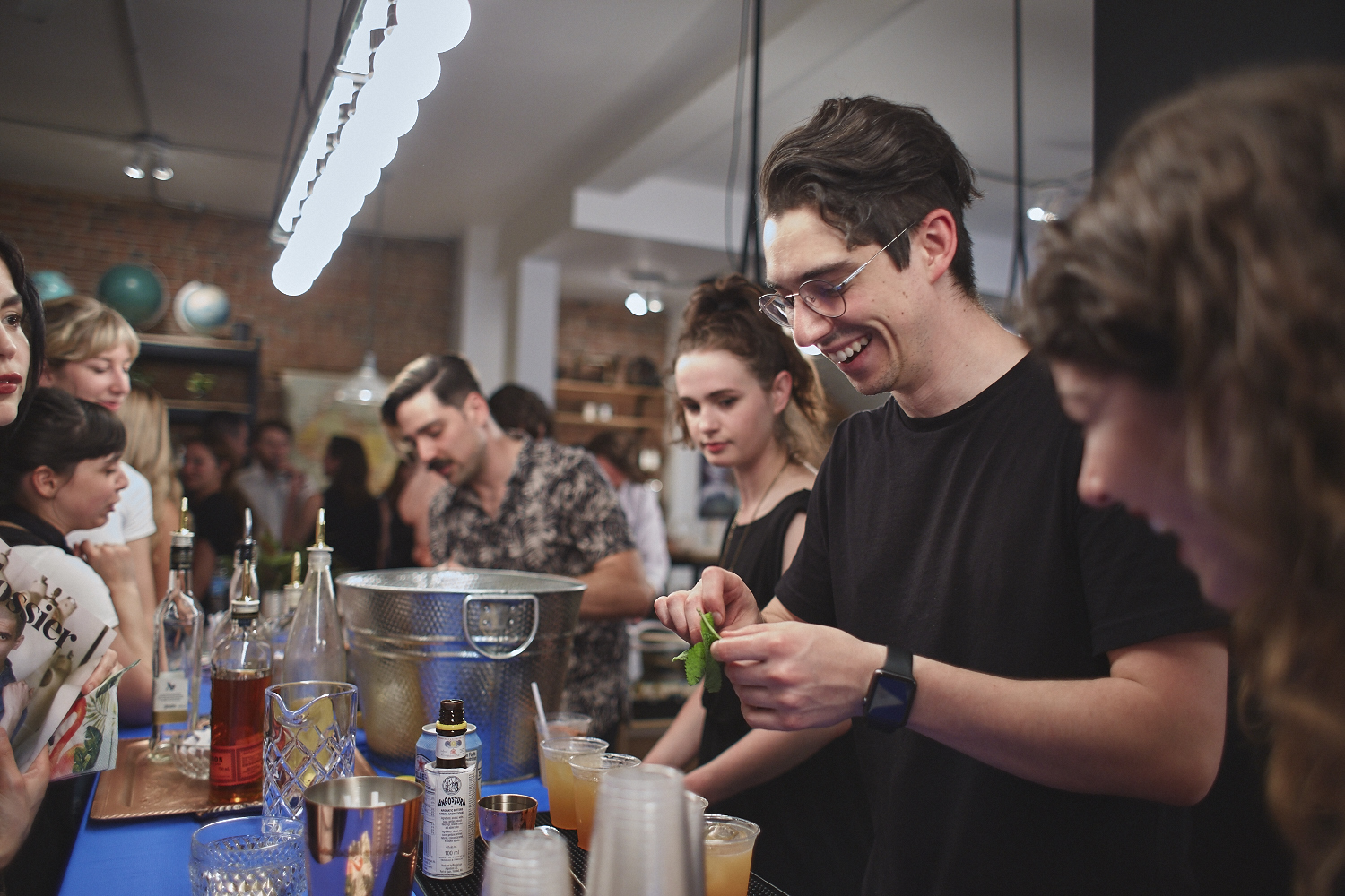 Le magazine Dossier lance son très beau premier numéro chez LOWELL MTL