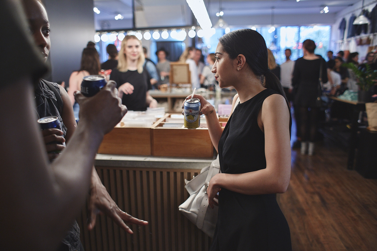 Le magazine Dossier lance son très beau premier numéro chez LOWELL MTL