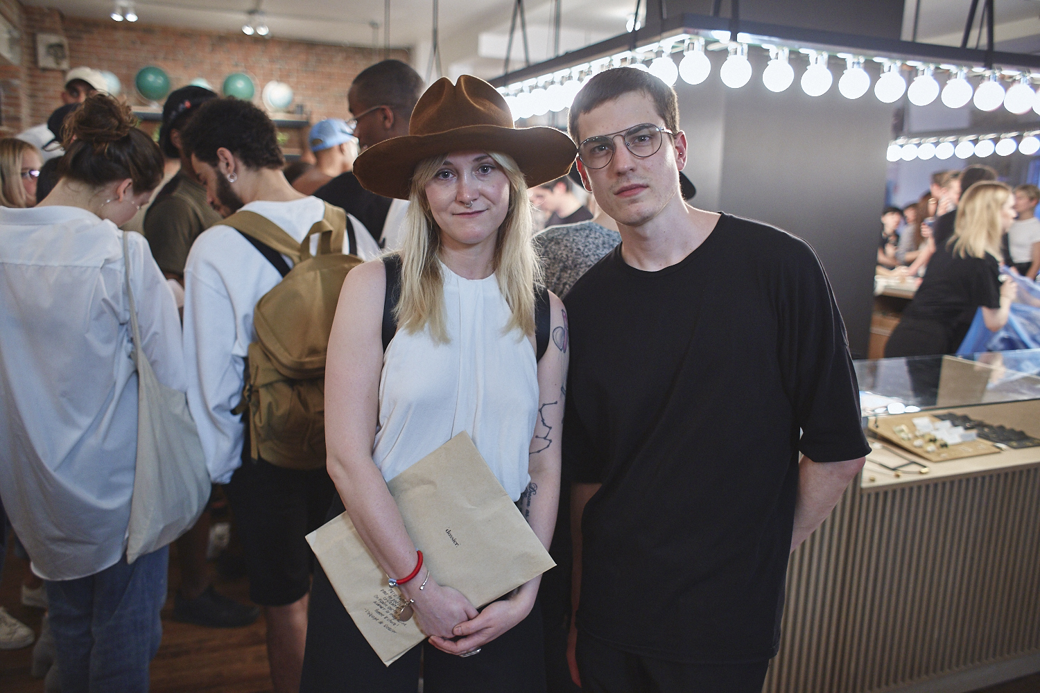 Le magazine Dossier lance son très beau premier numéro chez LOWELL MTL