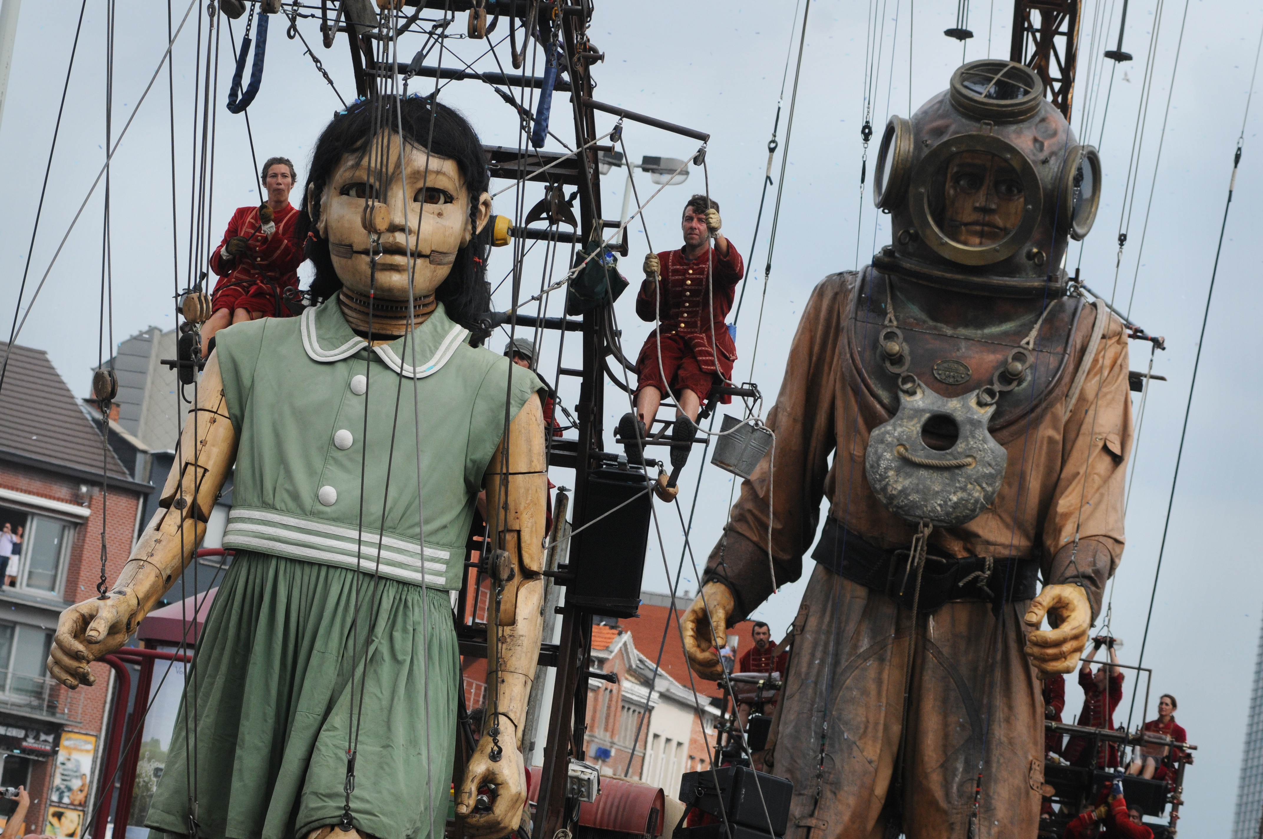 Les impressionnants Géants débarquent en ville cette semaine