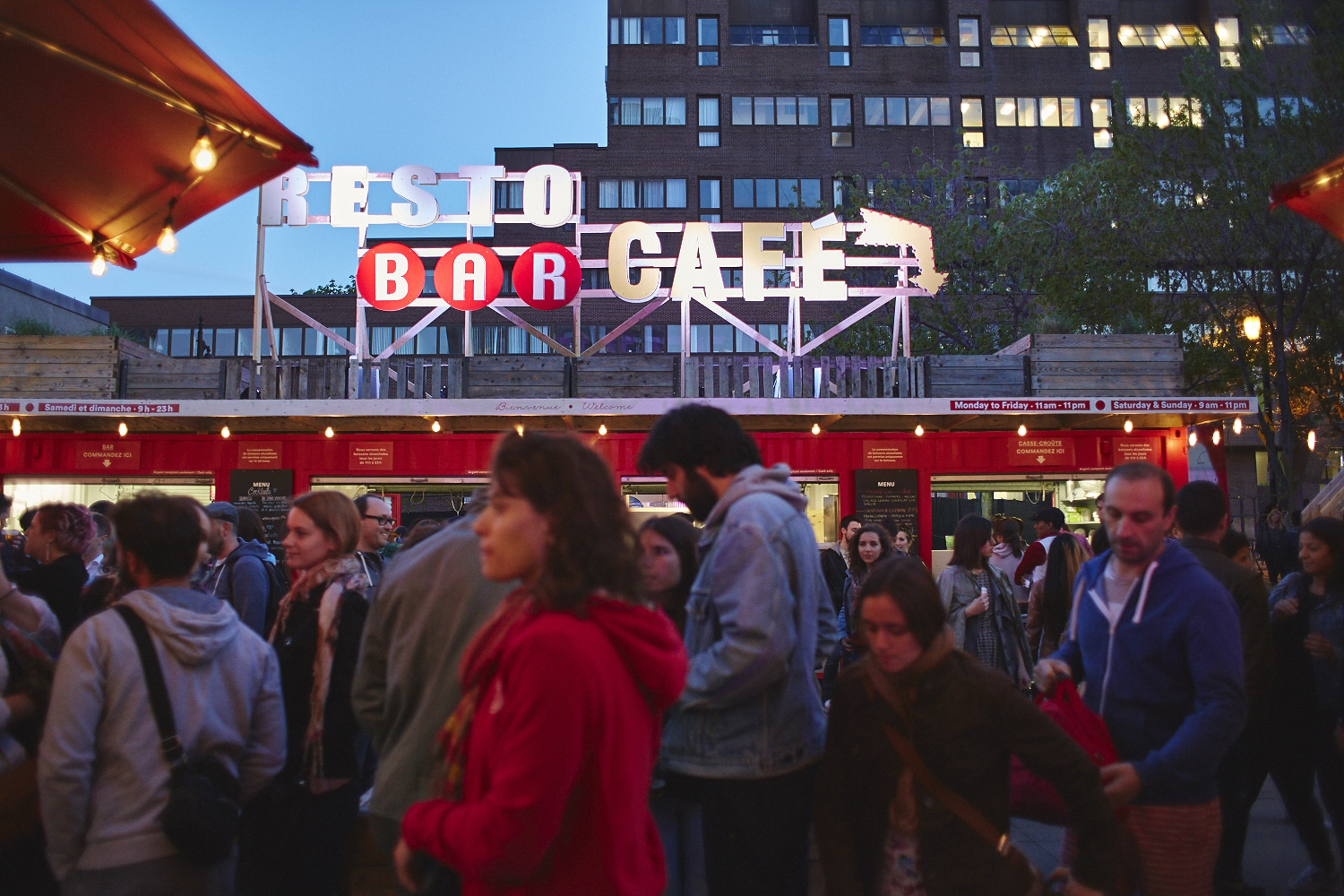 Et c'est parti pour un été de feu aux Jardins Gamelin!