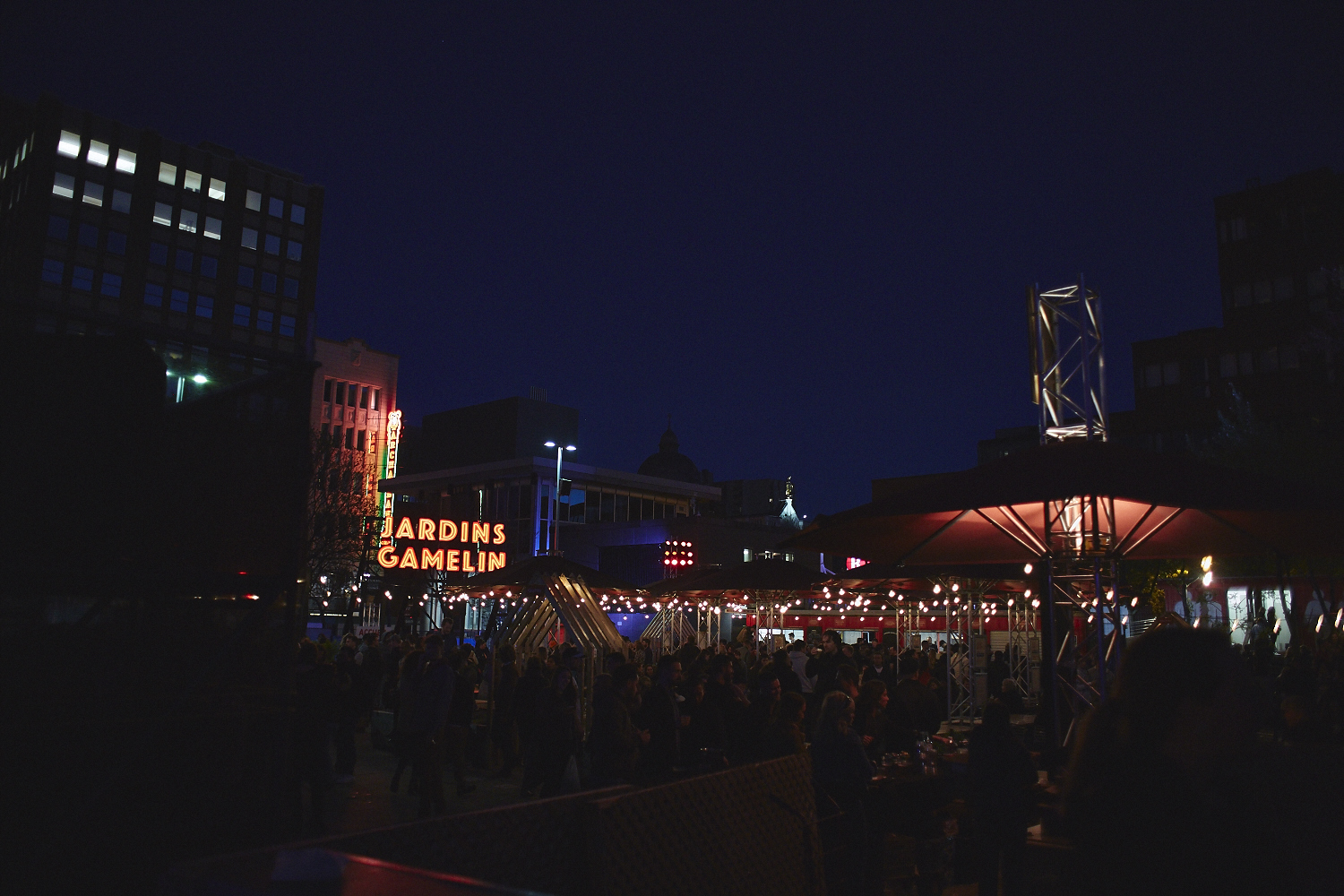 Et c'est parti pour un été de feu aux Jardins Gamelin!