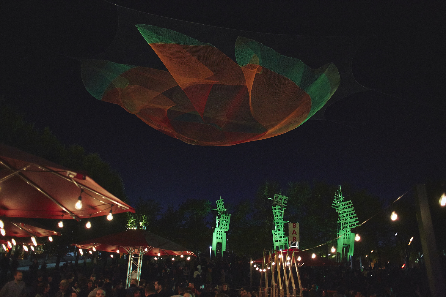 Et c'est parti pour un été de feu aux Jardins Gamelin!