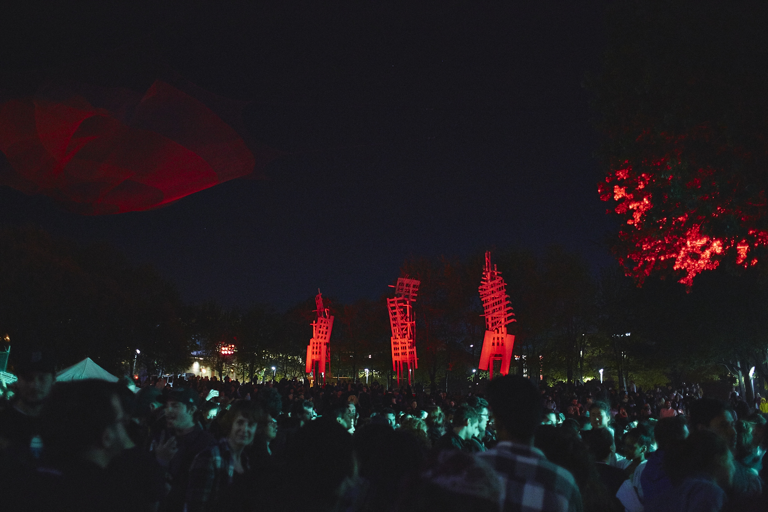 Et c'est parti pour un été de feu aux Jardins Gamelin!