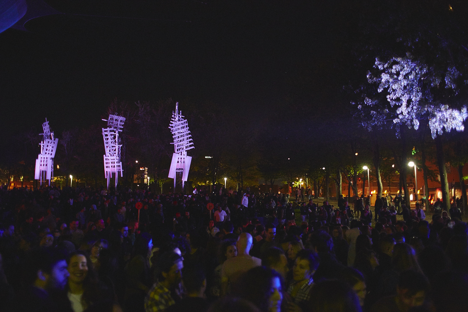 Et c'est parti pour un été de feu aux Jardins Gamelin!