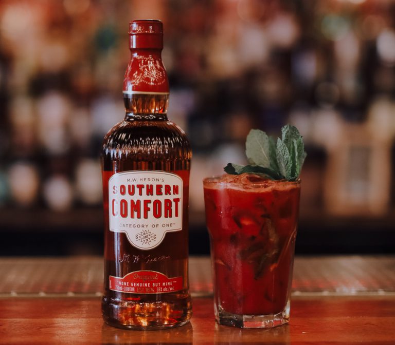 16 cocktails auxquels tu dois absolument goûter pendant Invasion Cocktail