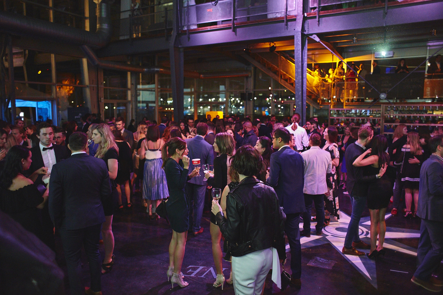 Bal Tel-jeunes: un chic party bien arrosé pour la bonne cause