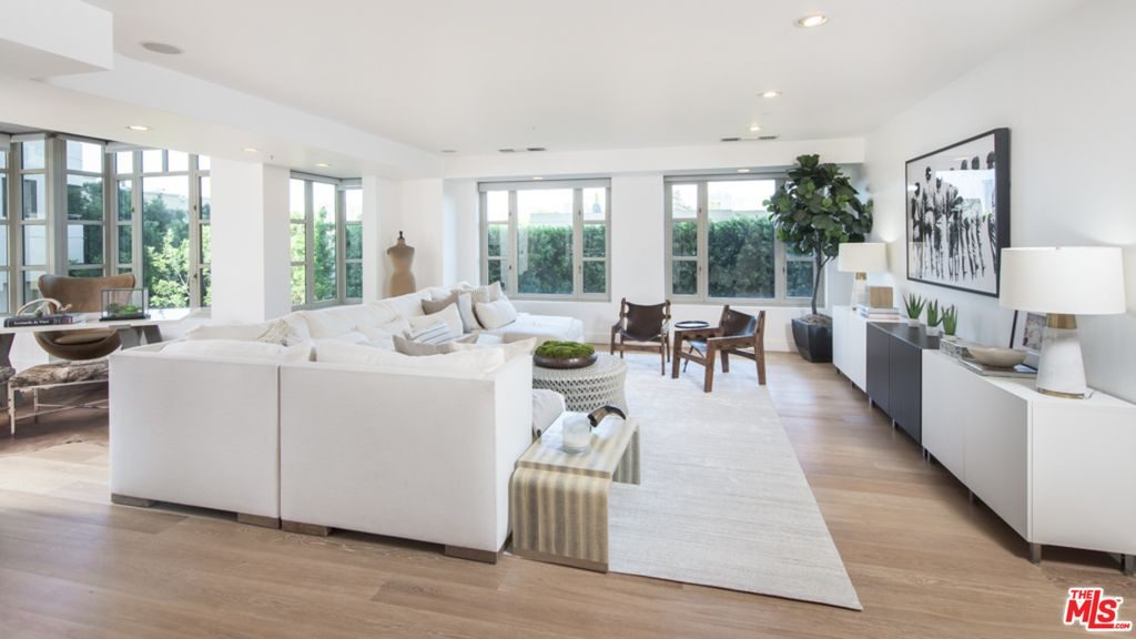 Kendall Jenner vend son luxueux (mais très beige) condo de Los Angeles (PHOTOS)