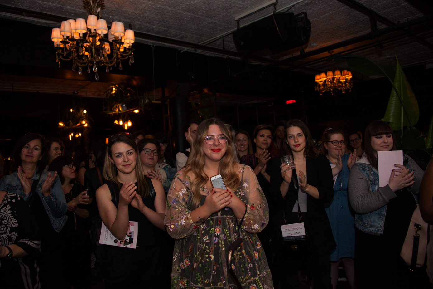 Un collectif de femmes inspirantes lance un recueil de poésie engagée à l'Apt 200