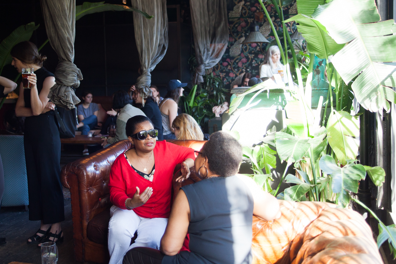 Un collectif de femmes inspirantes lance un recueil de poésie engagée à l'Apt 200