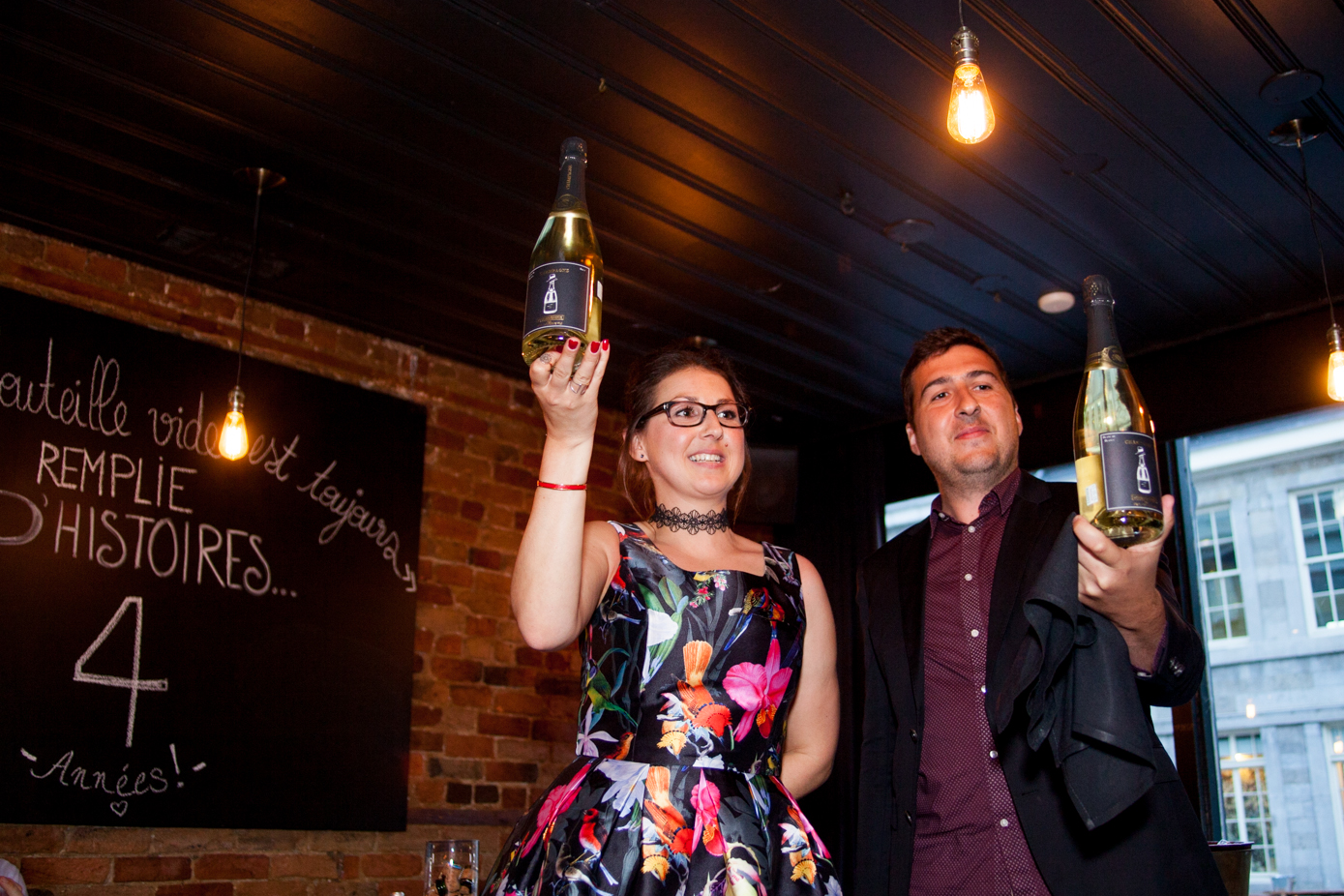 La Champagnerie fête 4 ans de sabrage avec un party de fête ultra luxueux