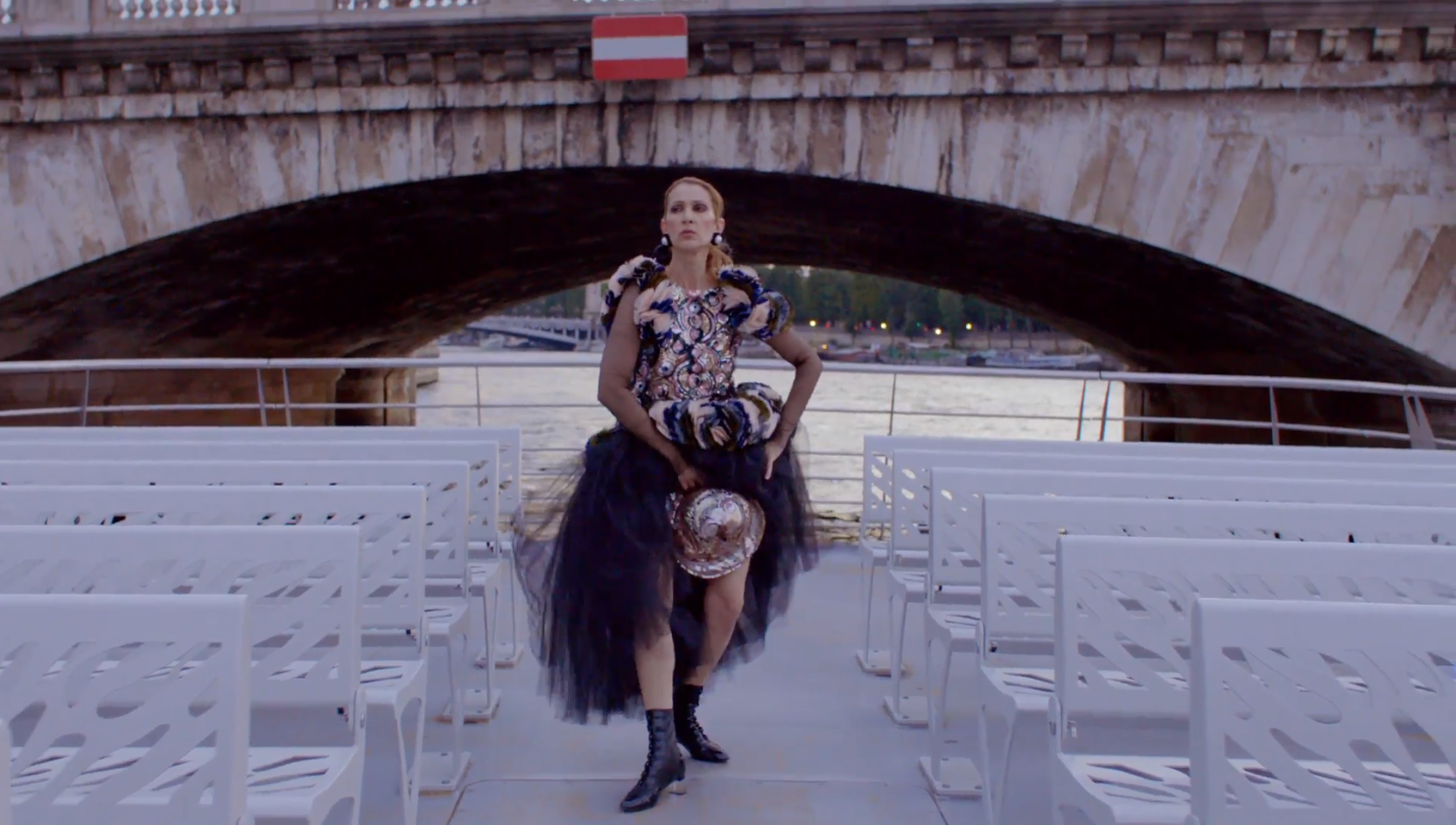 Céline est officiellement la mannequin la plus weird de l’heure