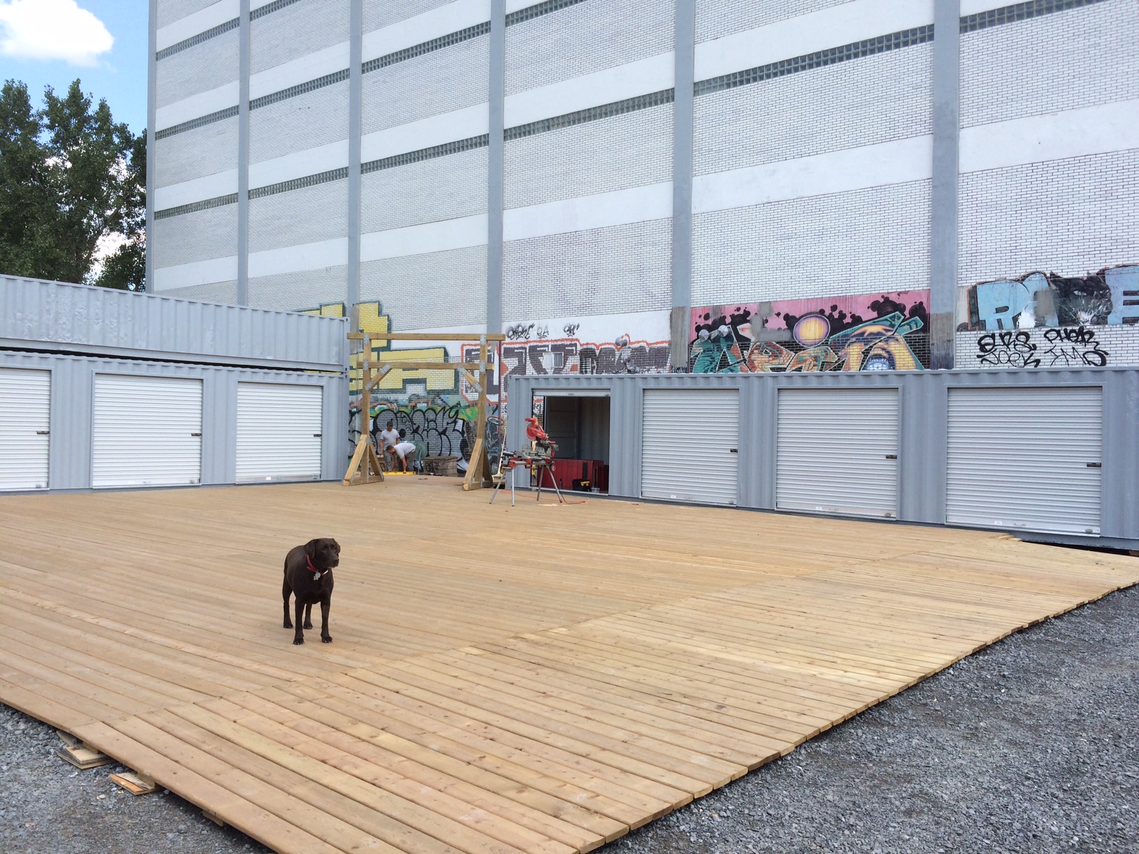 Voici à quoi ressemble le tout nouvel espace de travail en plein air dans le Mile-End