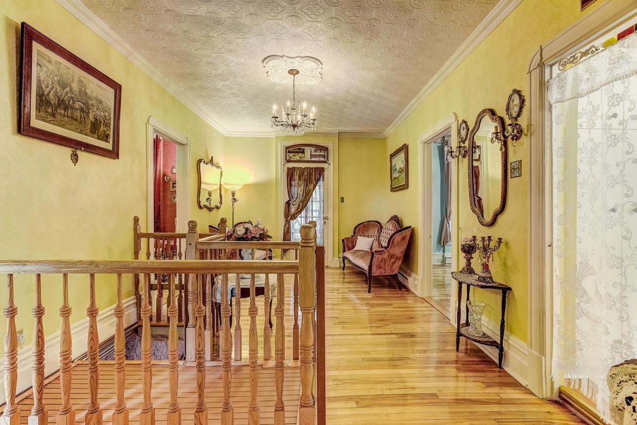 Cette maison victorienne à vendre à Ahuntsic a l'air d'un véritable petit château