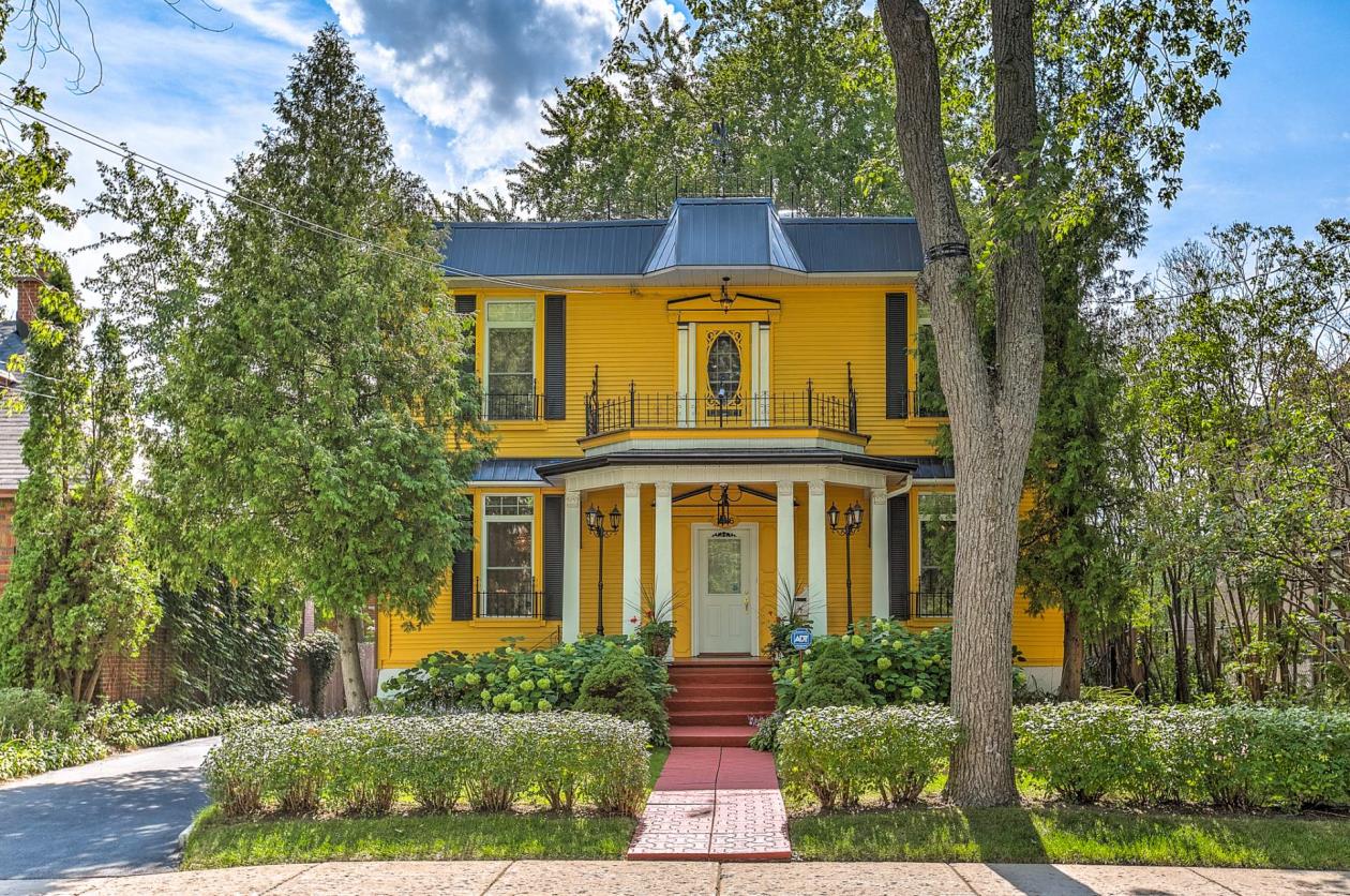 Cette maison victorienne à vendre à Ahuntsic a l'air d'un véritable petit château