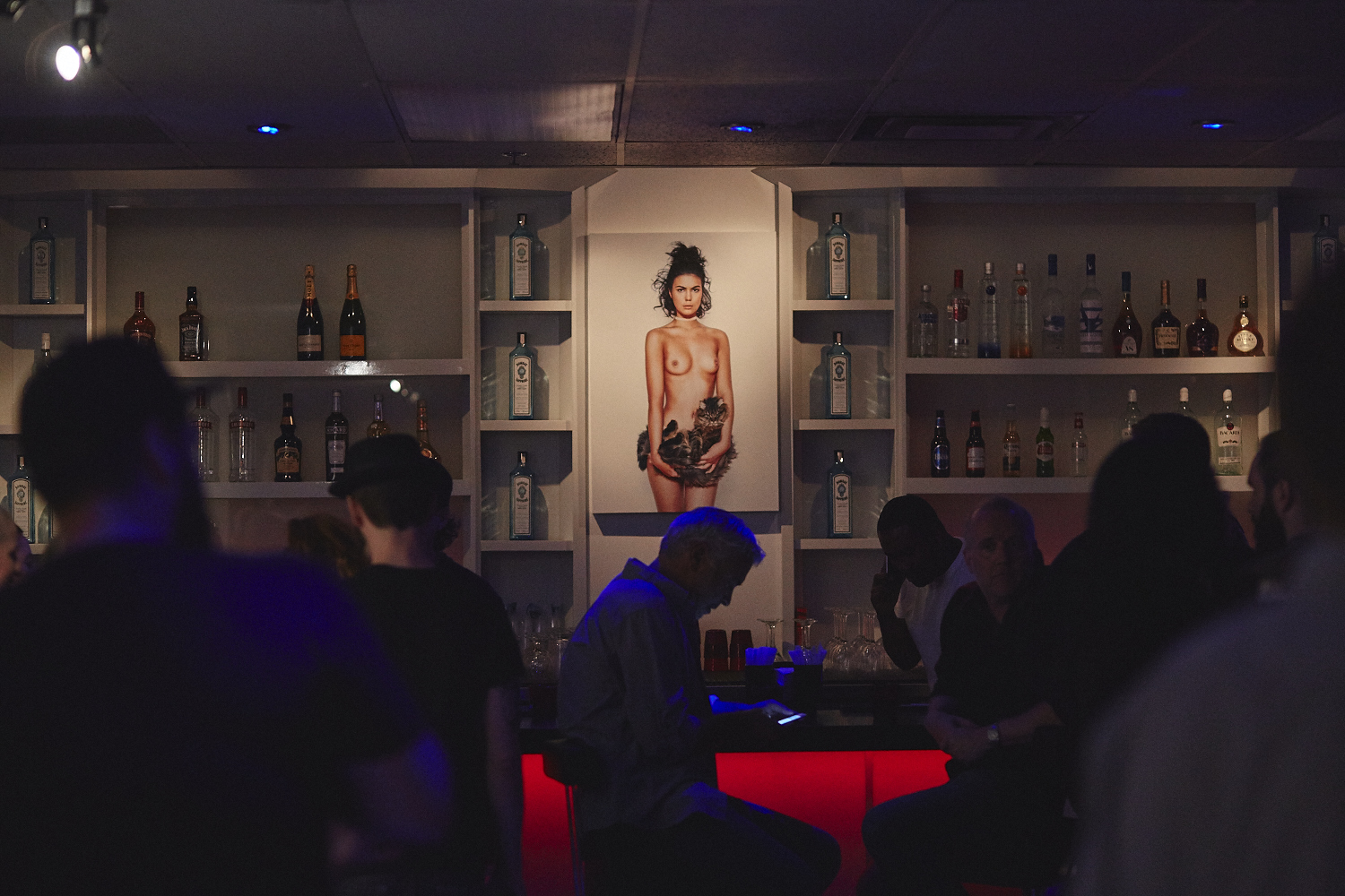 Le corps nu de la femme à l'honneur dans l'expo TheNakedTruth par l'artiste Zi