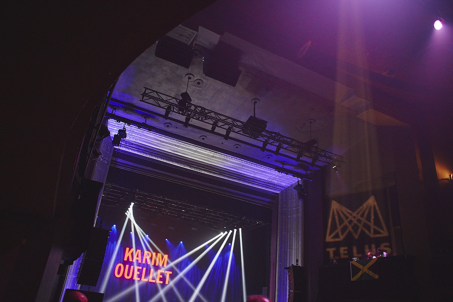 Le MTELUS s’offre un gros show d’ouverture gratuit en compagnie de centaines de Montréalais (PHOTOS)