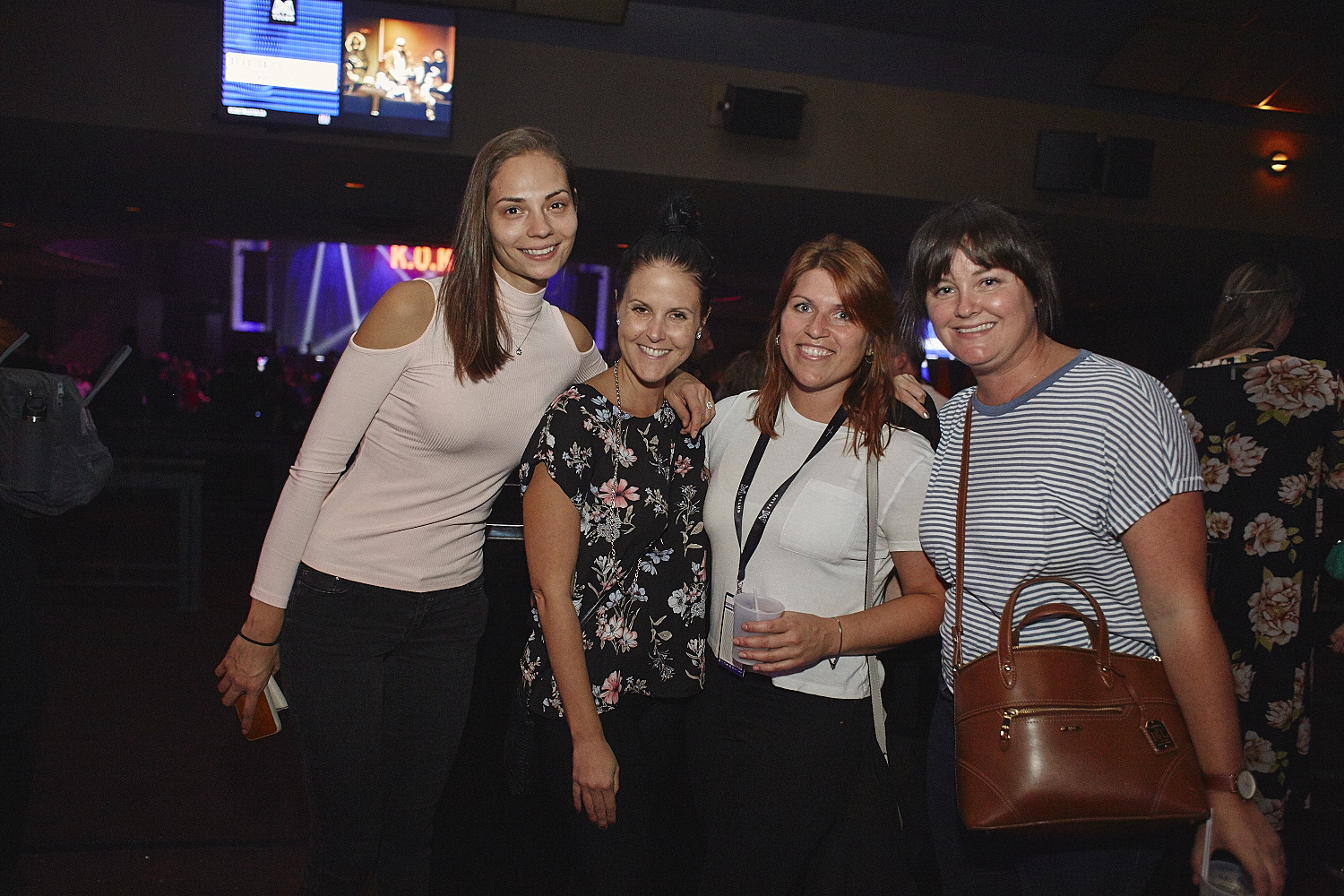 Le MTELUS s’offre un gros show d’ouverture gratuit en compagnie de centaines de Montréalais (PHOTOS)