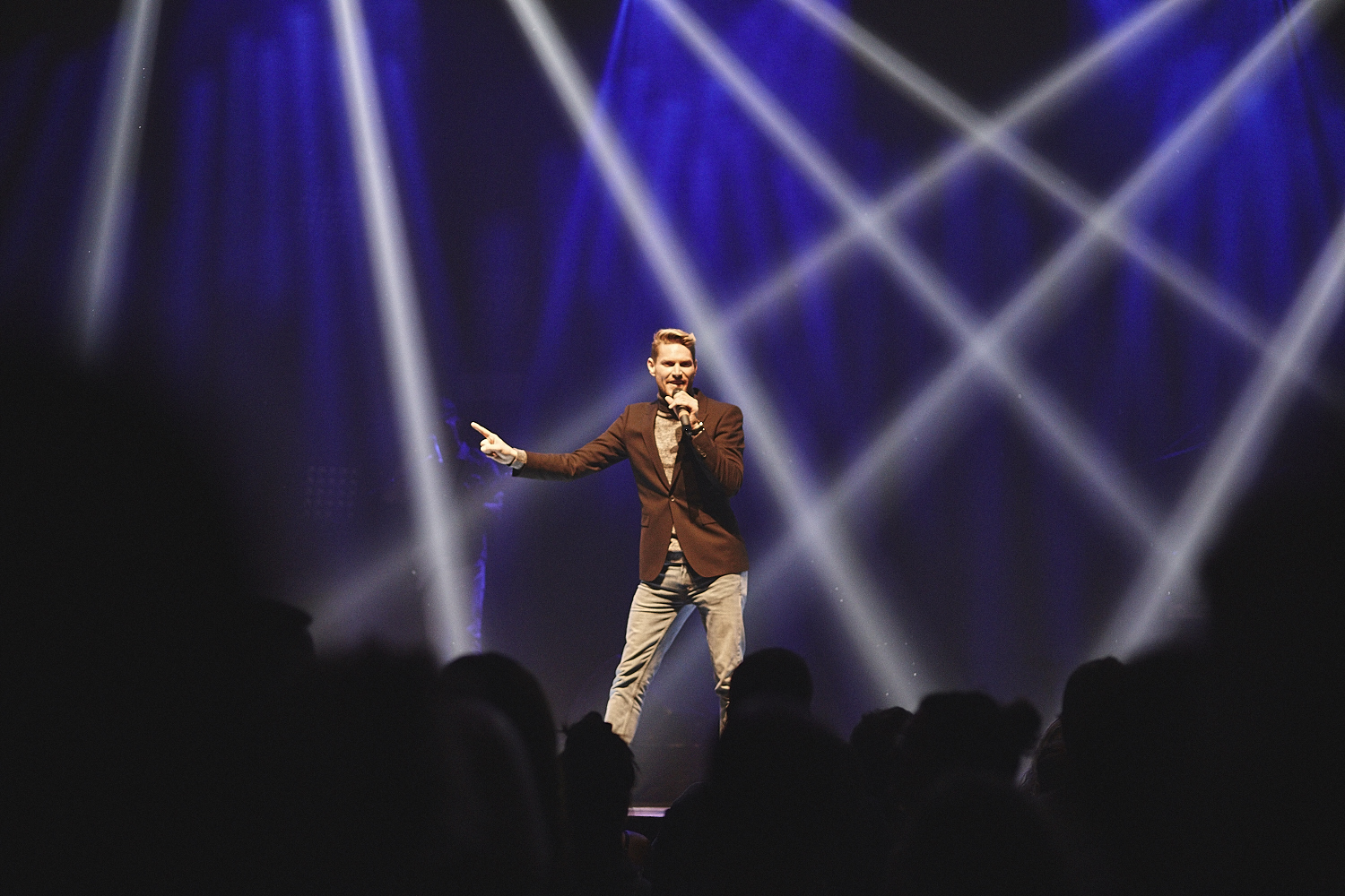 Le MTELUS s’offre un gros show d’ouverture gratuit en compagnie de centaines de Montréalais (PHOTOS)