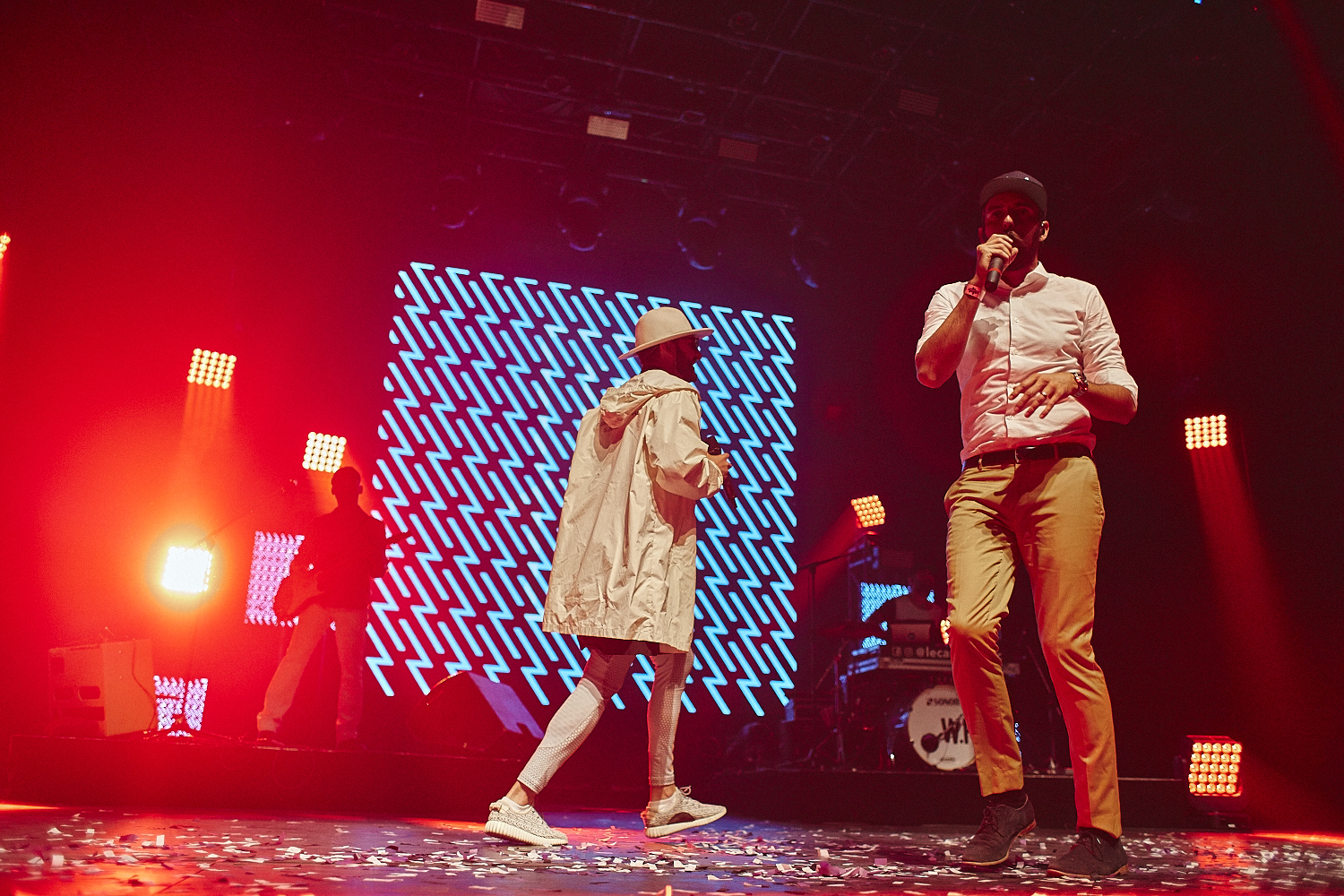 Le MTELUS s’offre un gros show d’ouverture gratuit en compagnie de centaines de Montréalais (PHOTOS)