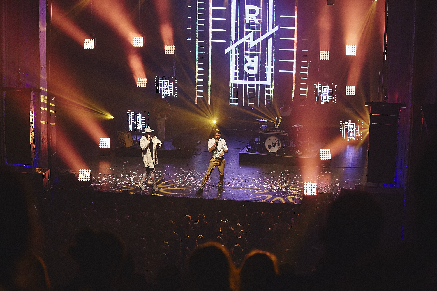 Le MTELUS s’offre un gros show d’ouverture gratuit en compagnie de centaines de Montréalais (PHOTOS)