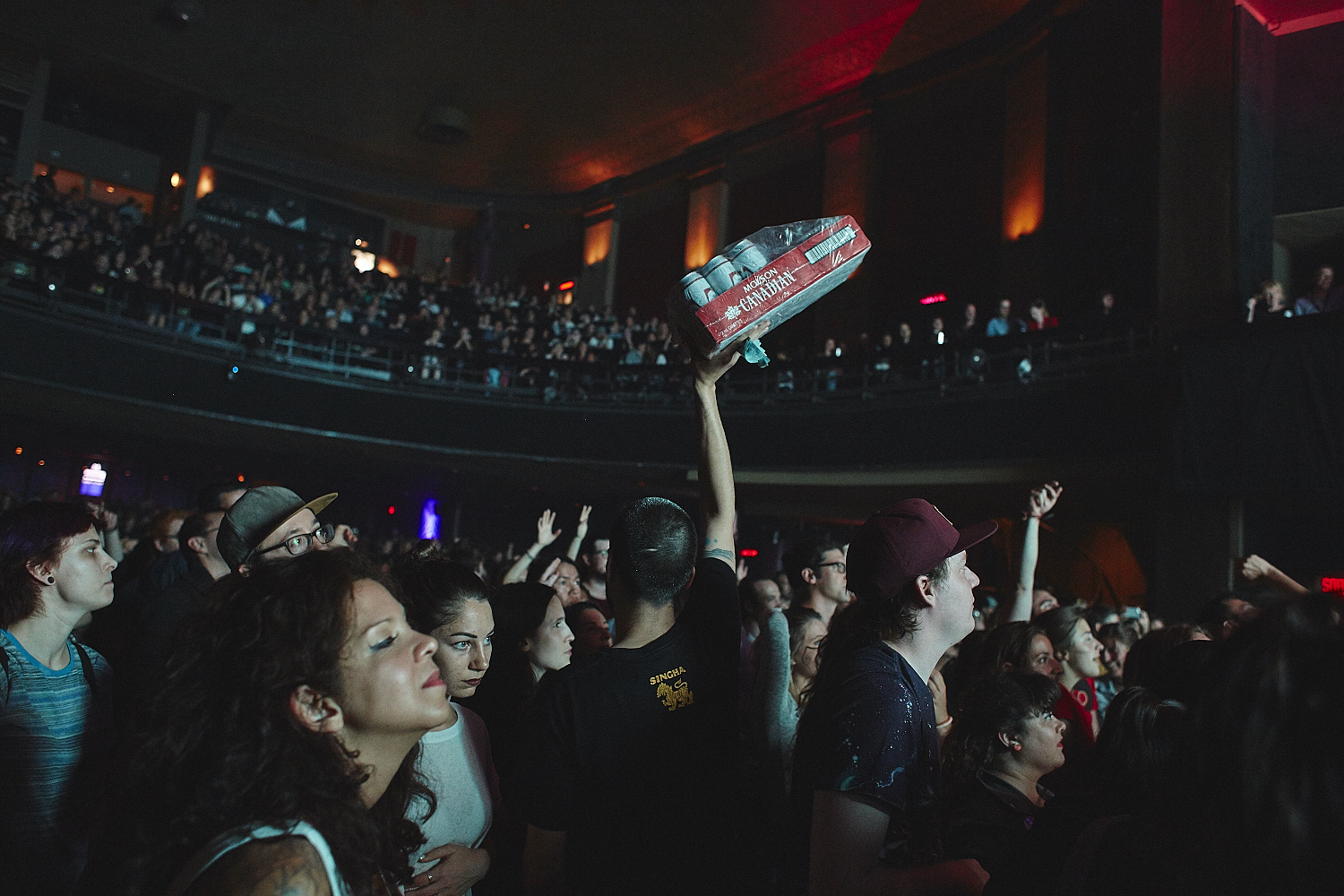 Le MTELUS s’offre un gros show d’ouverture gratuit en compagnie de centaines de Montréalais (PHOTOS)