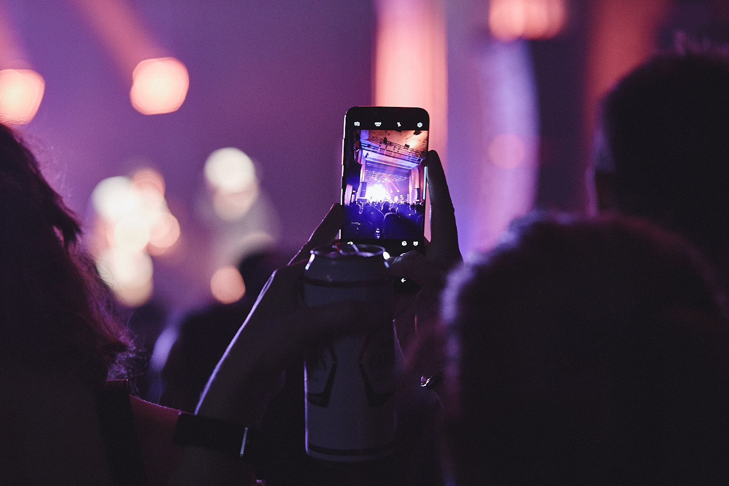 Le MTELUS s’offre un gros show d’ouverture gratuit en compagnie de centaines de Montréalais (PHOTOS)