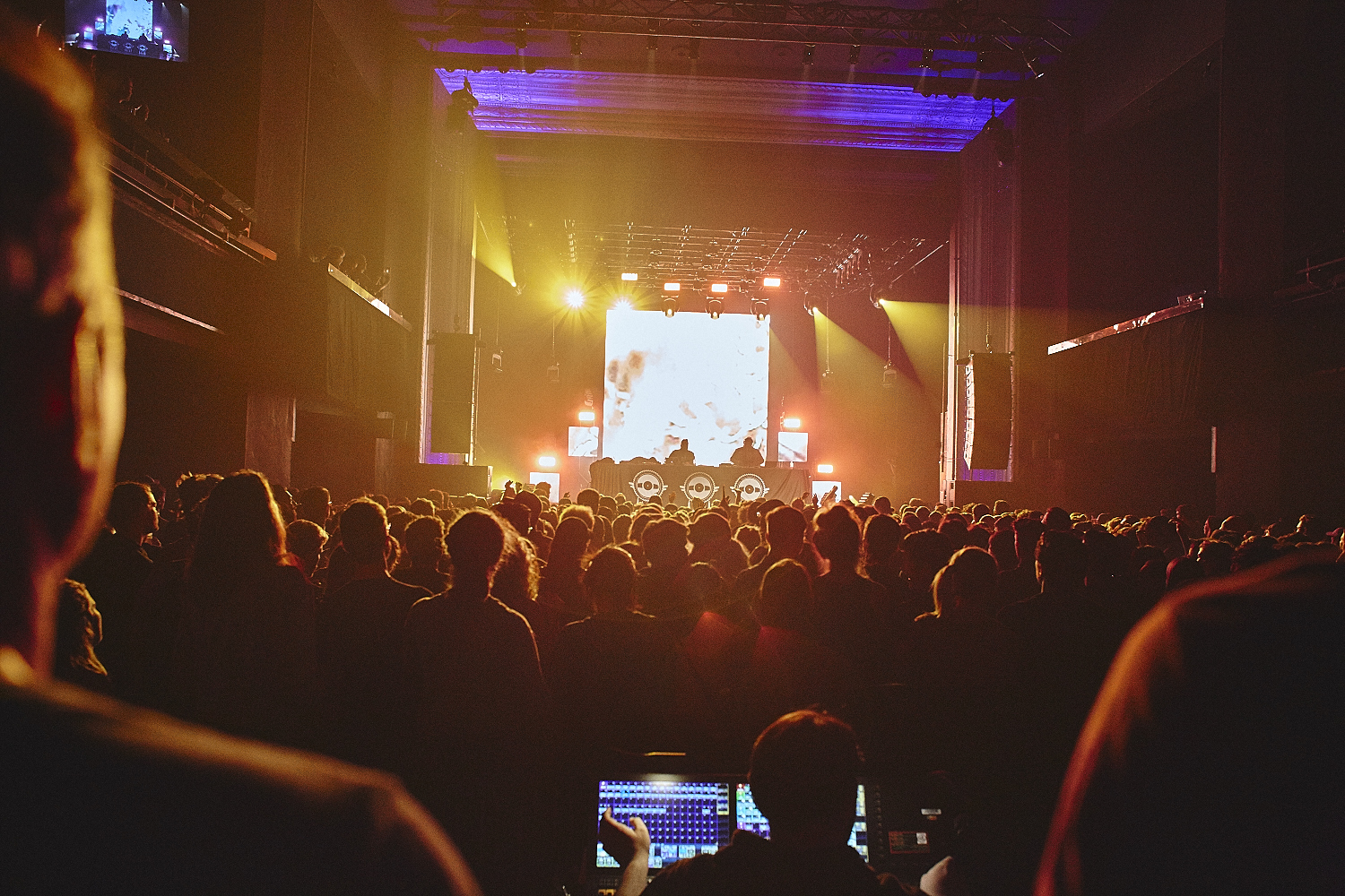 Le MTELUS s’offre un gros show d’ouverture gratuit en compagnie de centaines de Montréalais (PHOTOS)