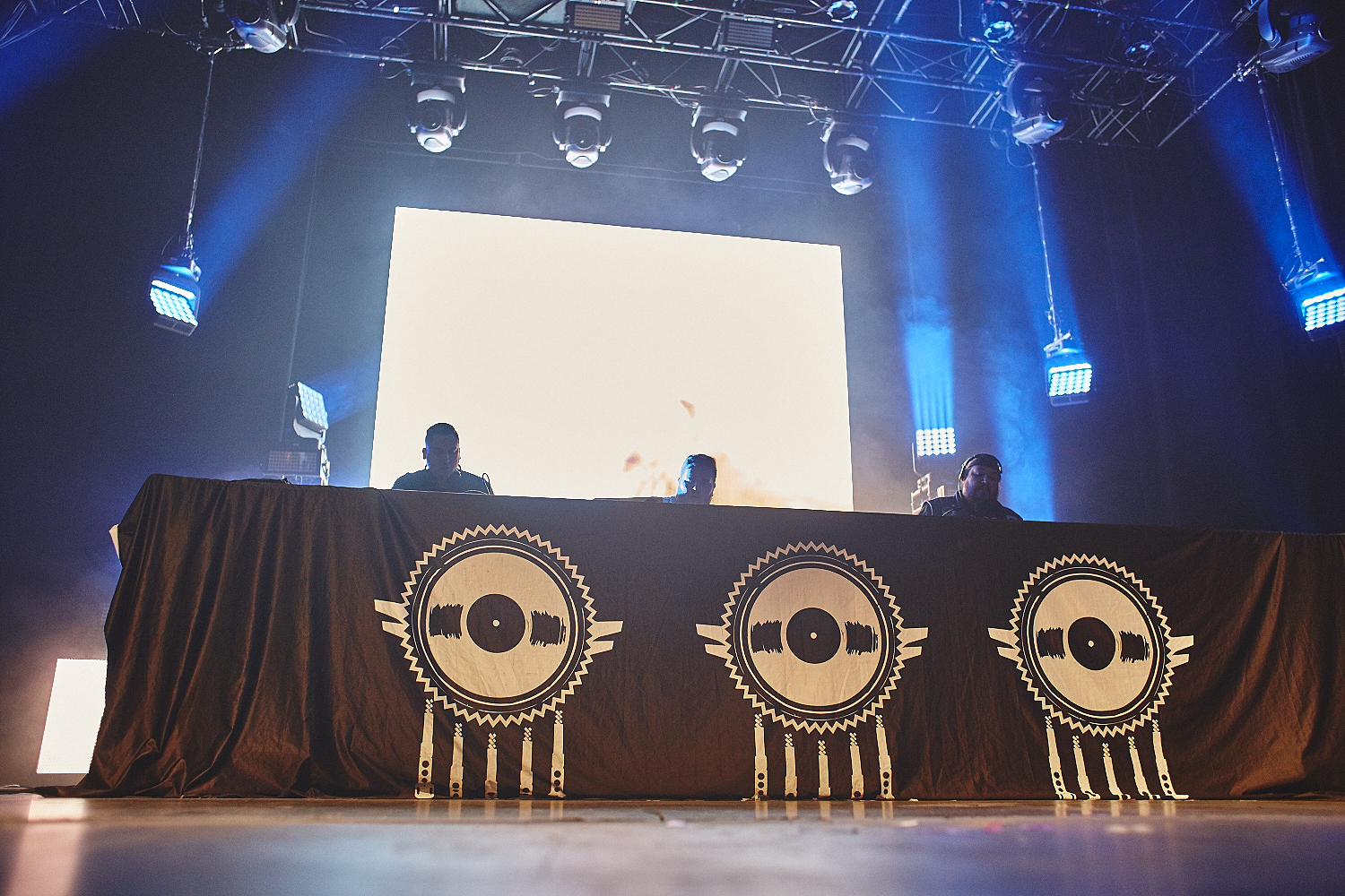 Le MTELUS s’offre un gros show d’ouverture gratuit en compagnie de centaines de Montréalais (PHOTOS)