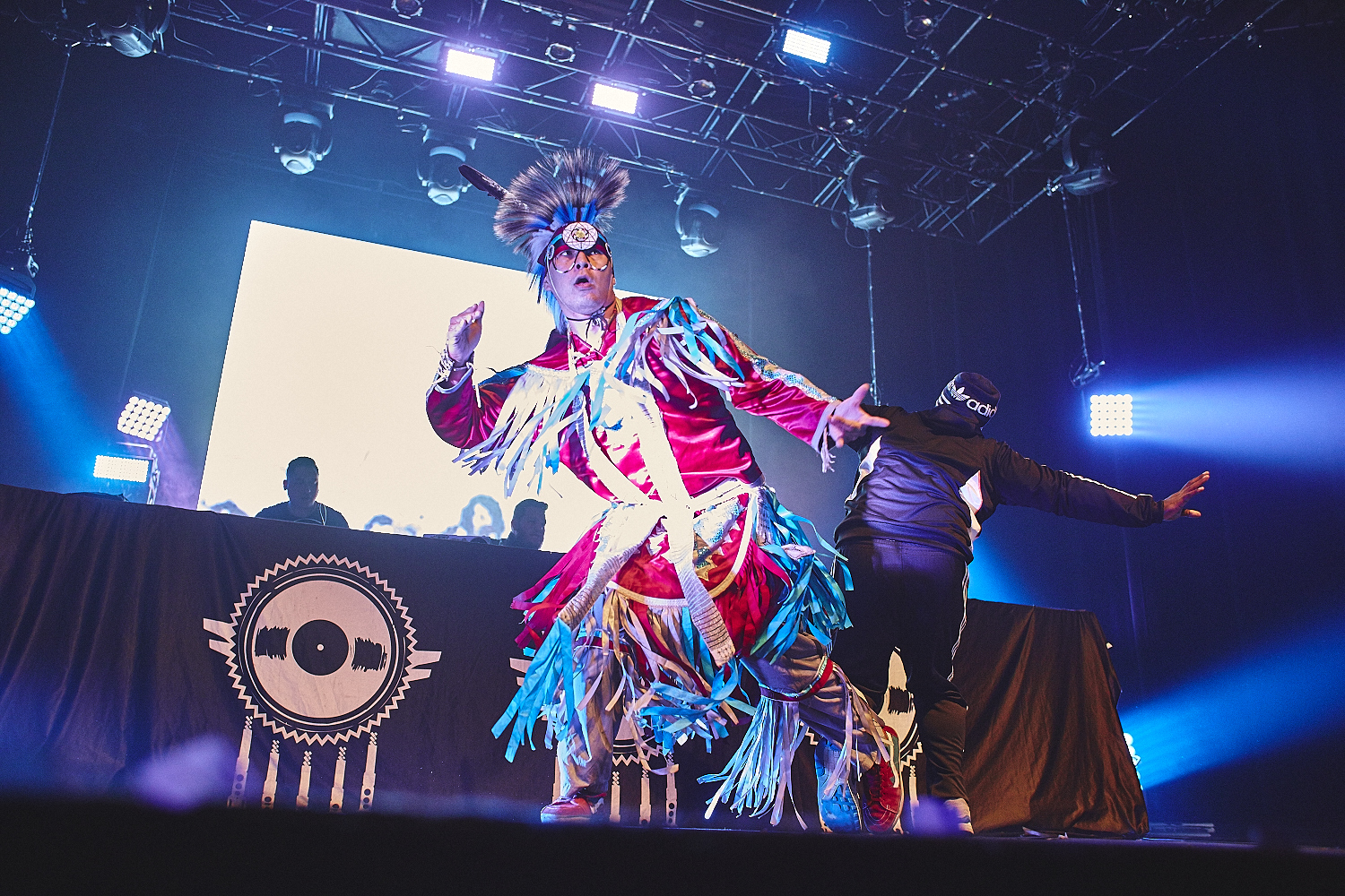 Le MTELUS s’offre un gros show d’ouverture gratuit en compagnie de centaines de Montréalais (PHOTOS)