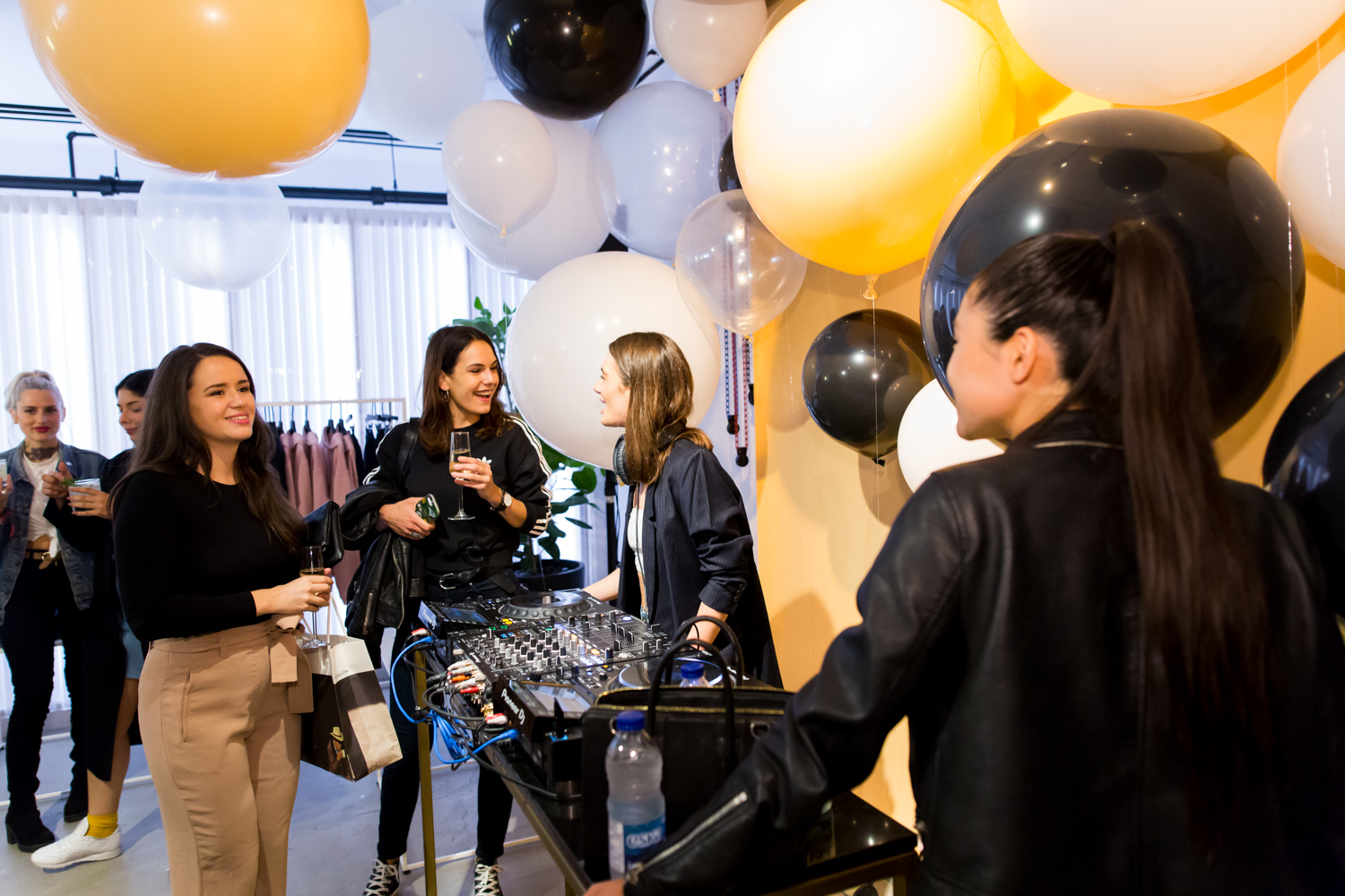 Frank and Oak lance sa toute première boutique pour femmes dans le Mile-End (PHOTOS)