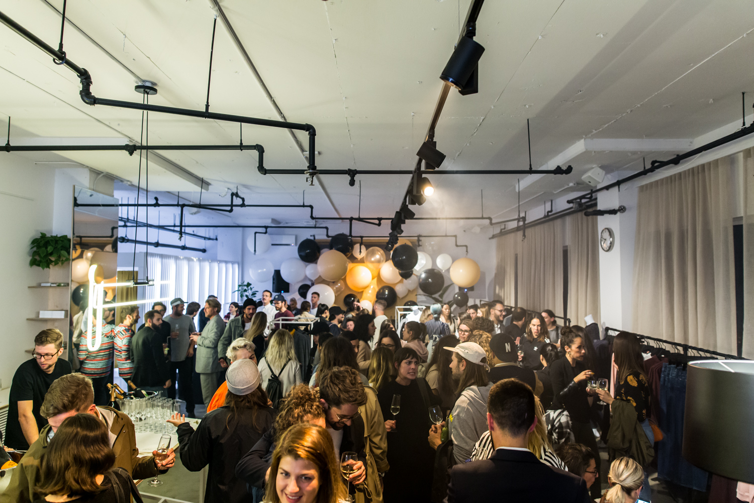 Frank and Oak lance sa toute première boutique pour femmes dans le Mile-End (PHOTOS)