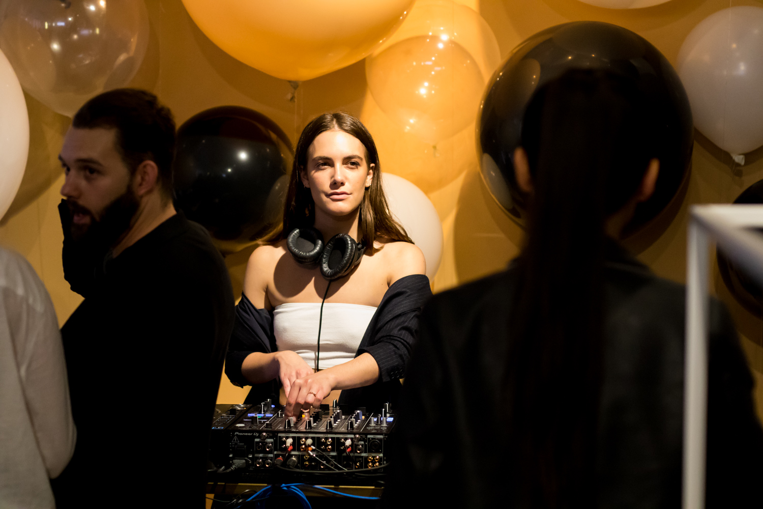 Frank and Oak lance sa toute première boutique pour femmes dans le Mile-End (PHOTOS)