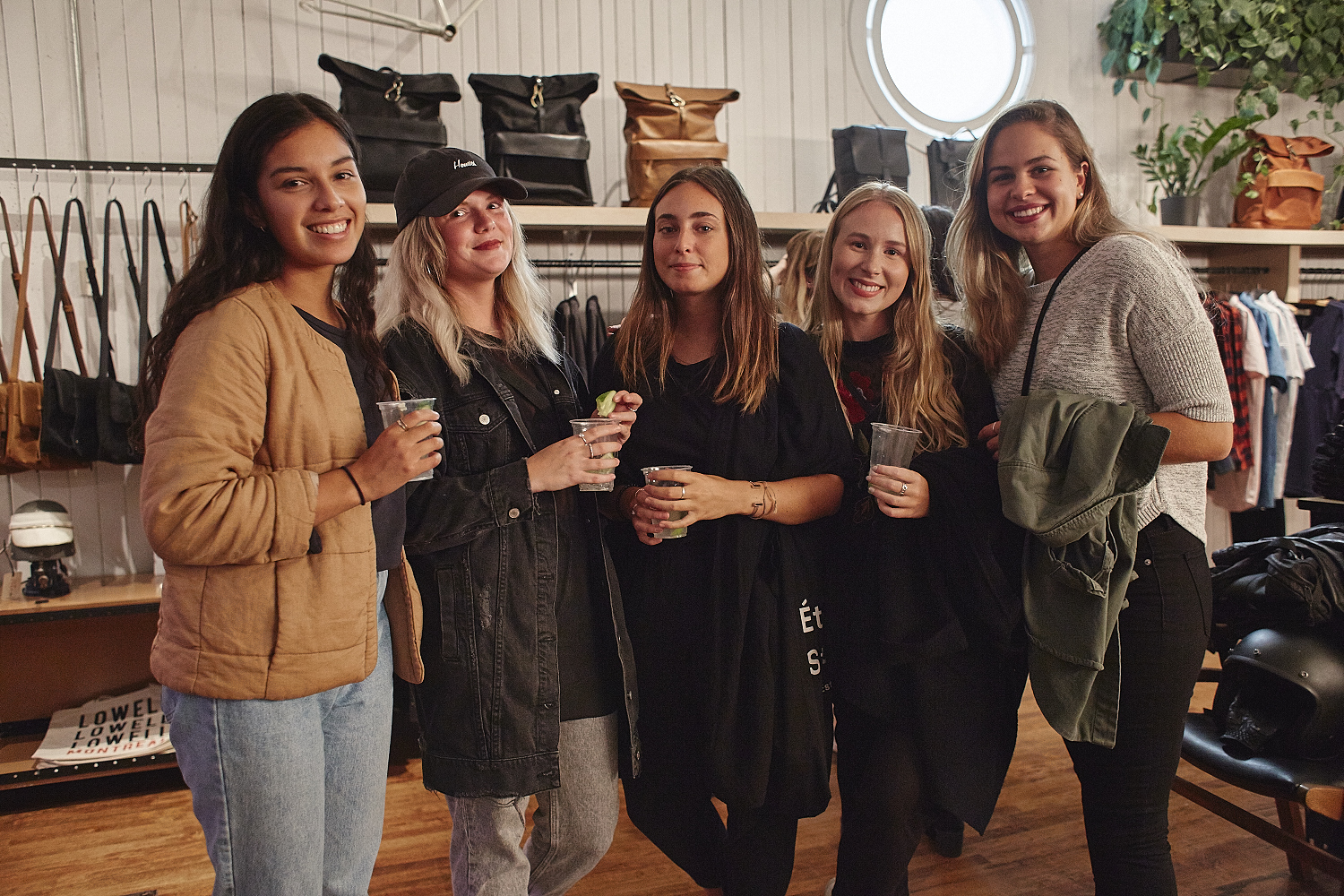 Pop-up shop exclusif de la collaboration entre Kroy X De L'île à la boutique Lowell