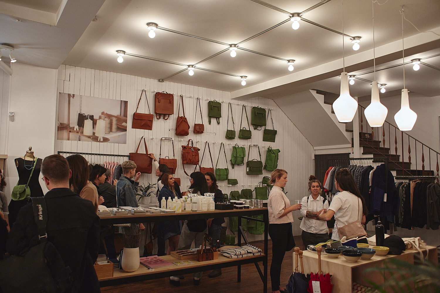 Pop-up shop exclusif de la collaboration entre Kroy X De L'île à la boutique Lowell