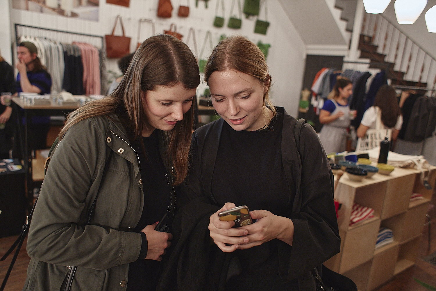 Pop-up shop exclusif de la collaboration entre Kroy X De L'île à la boutique Lowell