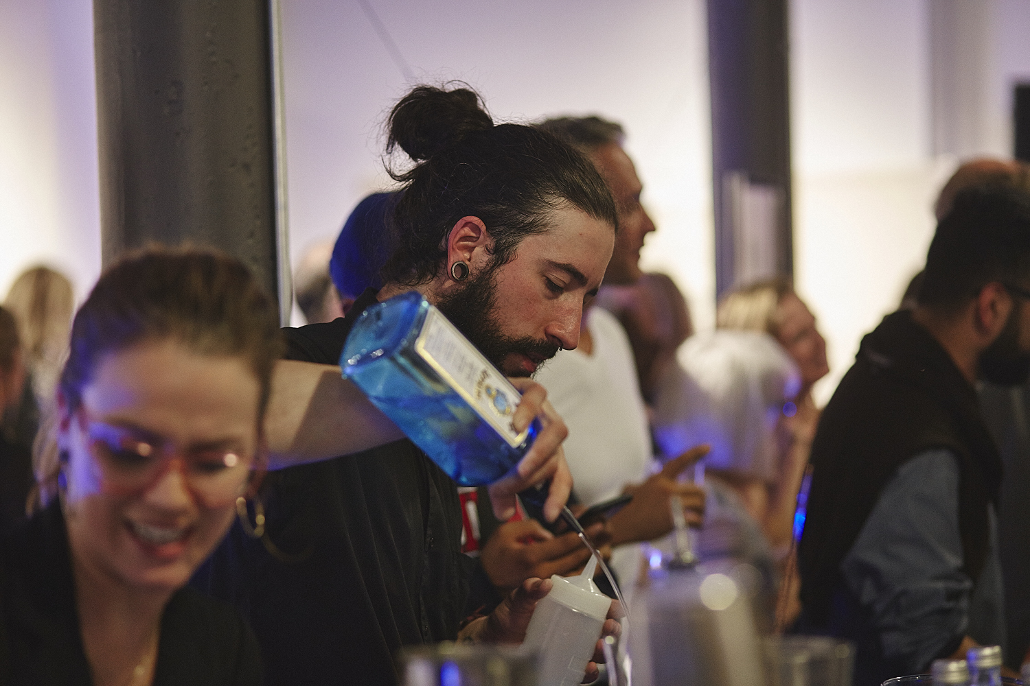 Soirée bien arrosée pour le concours Bombay Sapphire Artisan Series dans Saint-Henri (PHOTOS)
