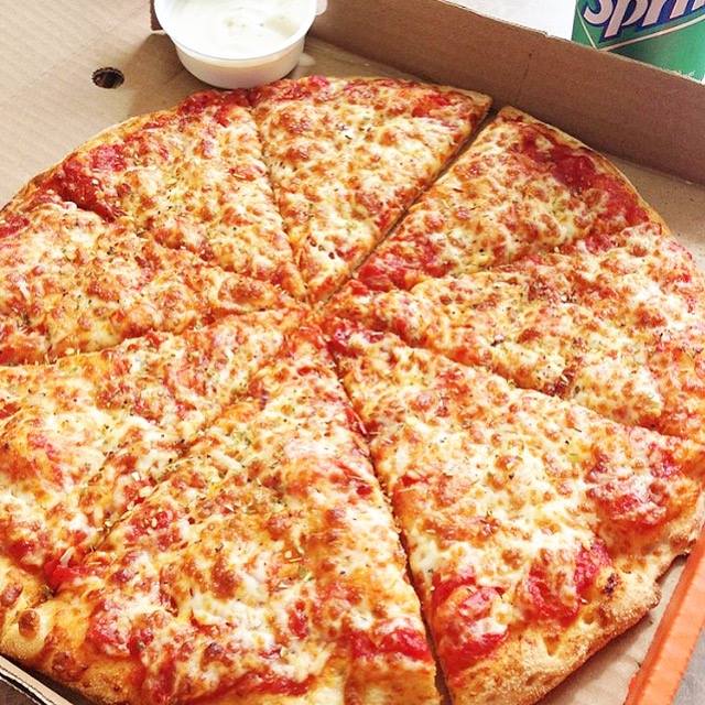 Pizza Pizza célèbre son 50e et le mois de la pizza avec un pas pire rabais demain