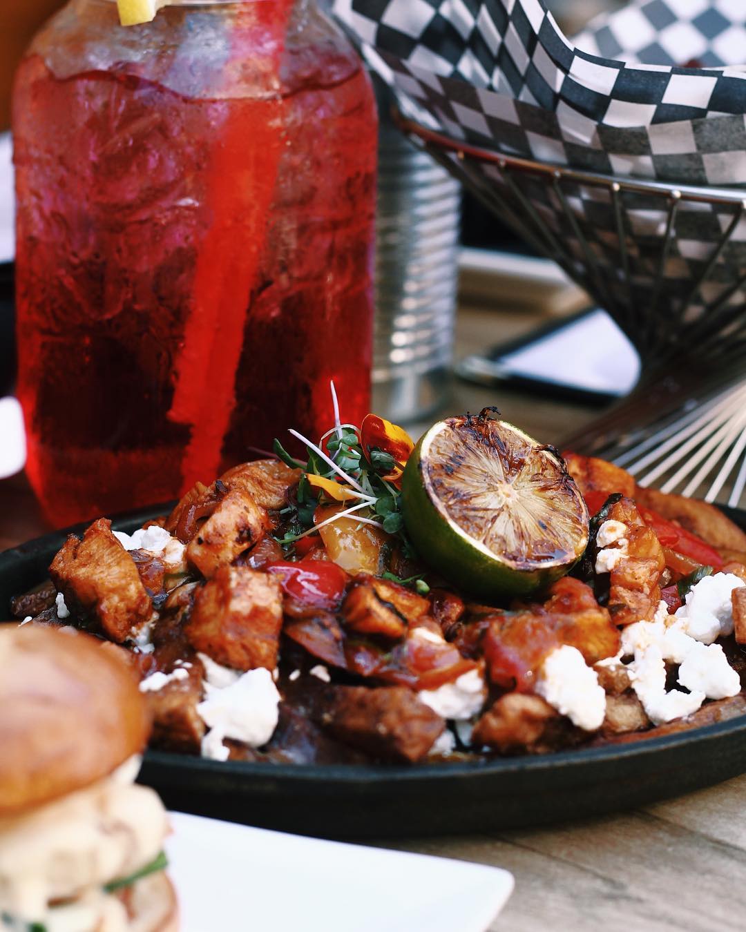 Un nouveau resto de burgers et poutines ouvrira ses portes dans le centre-ville