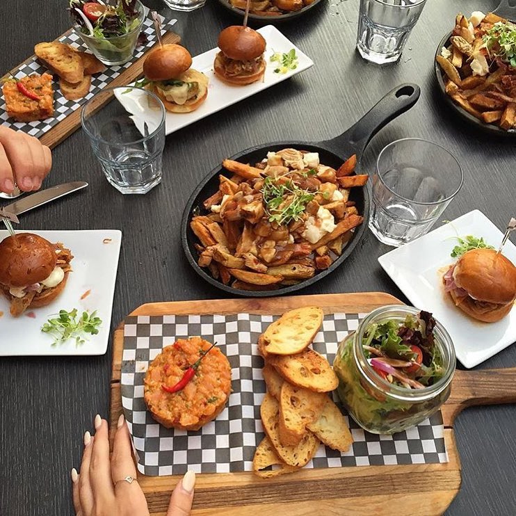 Un nouveau resto de burgers et poutines ouvrira ses portes dans le centre-ville