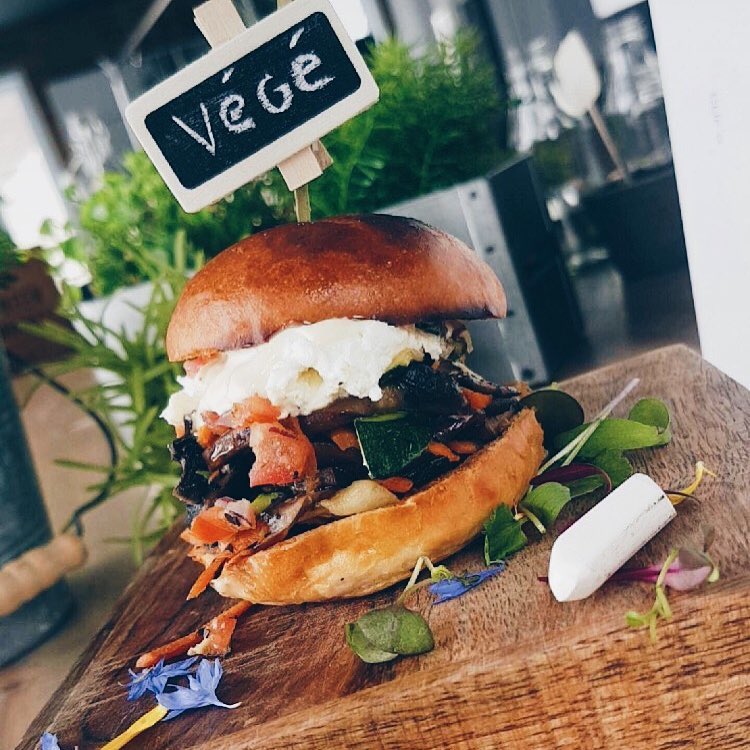 Un nouveau resto de burgers et poutines ouvrira ses portes dans le centre-ville