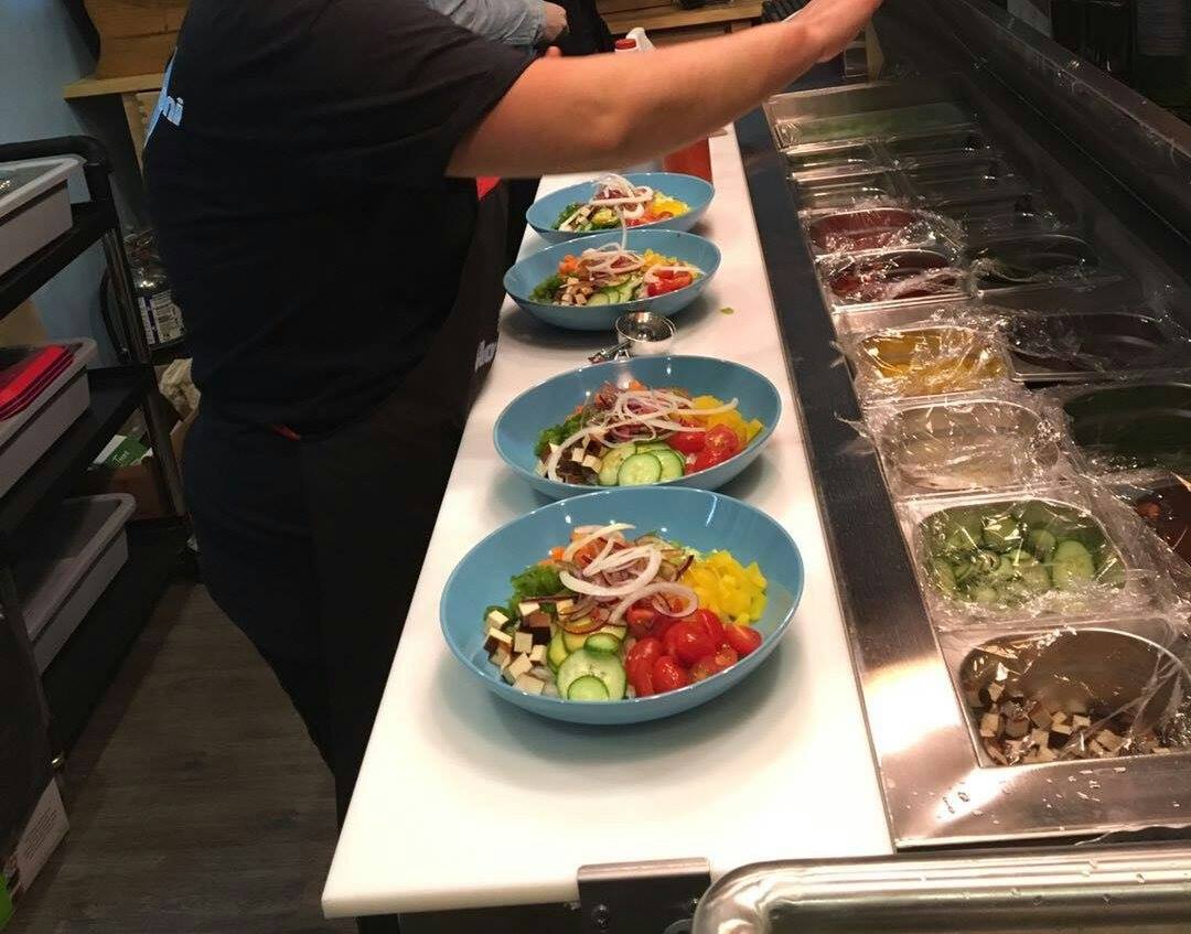 Un tout nouveau resto de poke bowls voit le jour à Montréal
