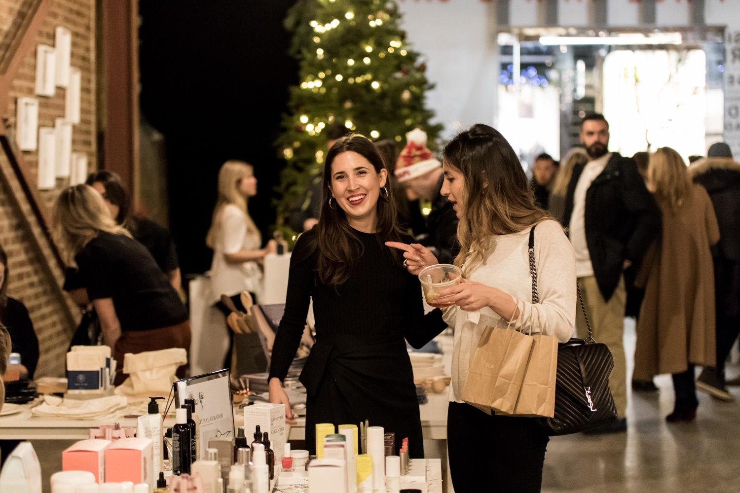 Soirée de lancement du Collectif des Fêtes : un marché éphémère 100% local au centre-ville (PHOTOS)