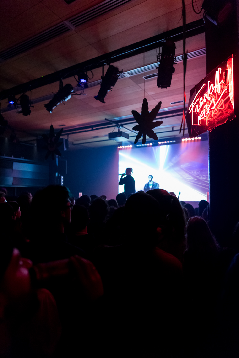 Party de Noël festif et tout sauf plate gracieuseté de Dead Obies (PHOTOS)