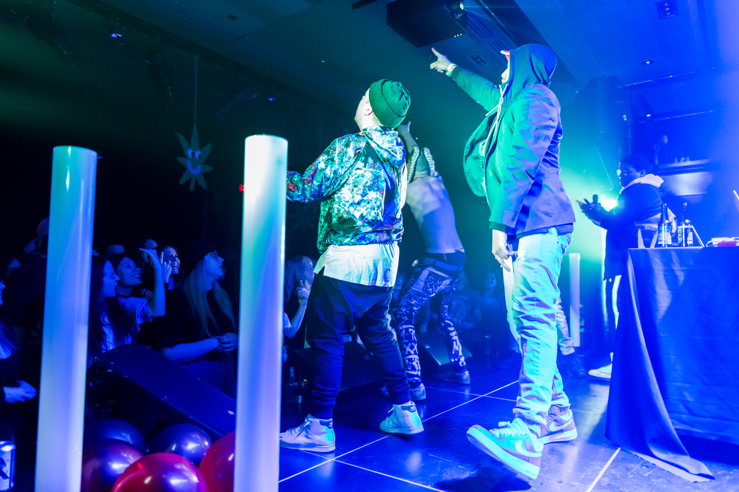 Party de Noël festif et tout sauf plate gracieuseté de Dead Obies (PHOTOS)