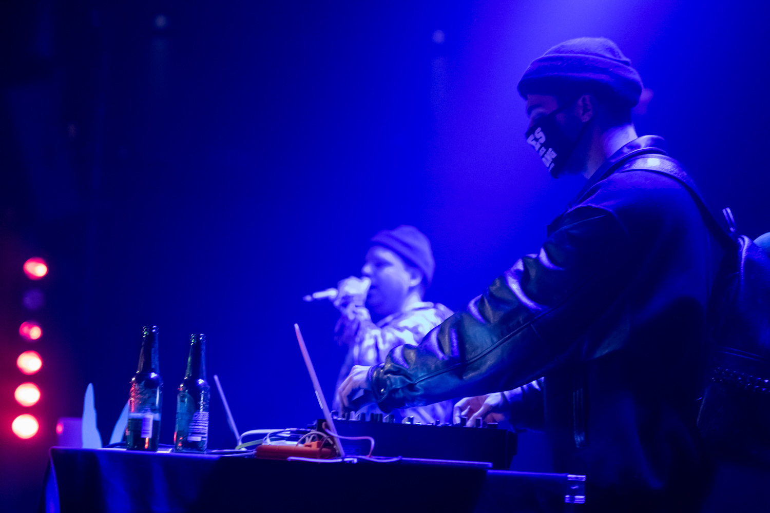 Party de Noël festif et tout sauf plate gracieuseté de Dead Obies (PHOTOS)