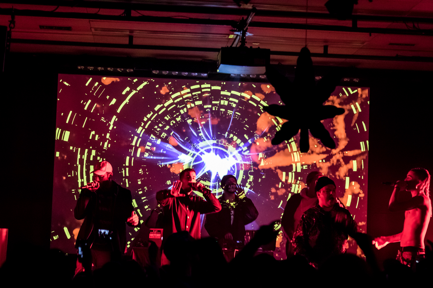 Party de Noël festif et tout sauf plate gracieuseté de Dead Obies (PHOTOS)