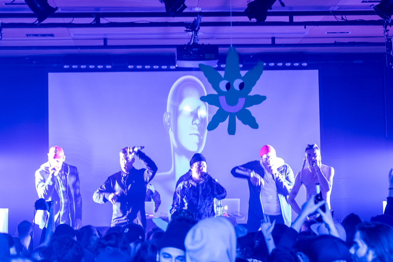 Party de Noël festif et tout sauf plate gracieuseté de Dead Obies (PHOTOS)